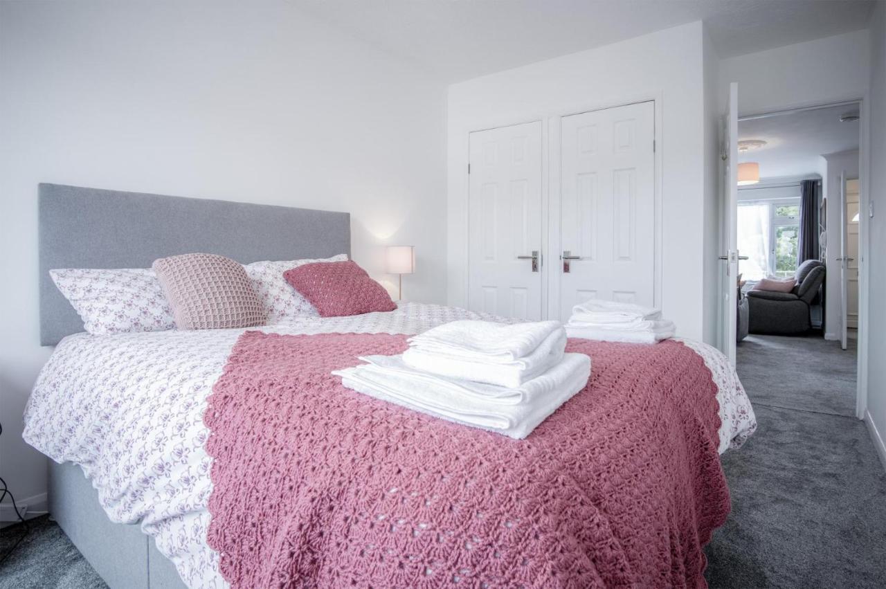 Harbour Court - 2 Bedroom - *