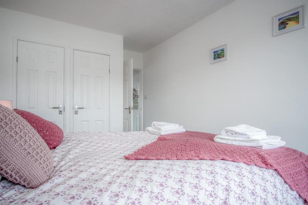 Harbour Court - 2 Bedroom - *