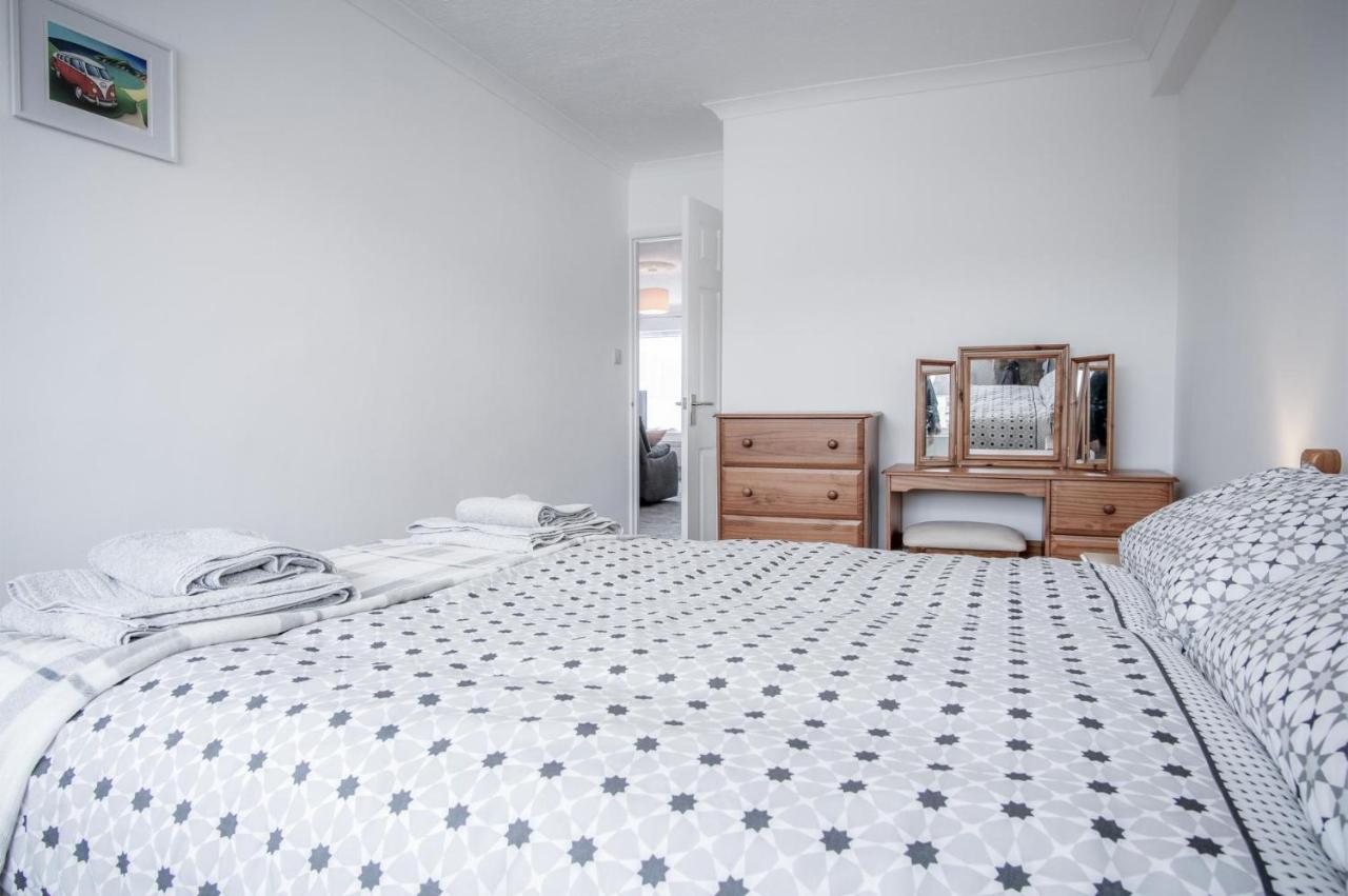 Harbour Court - 2 Bedroom - *